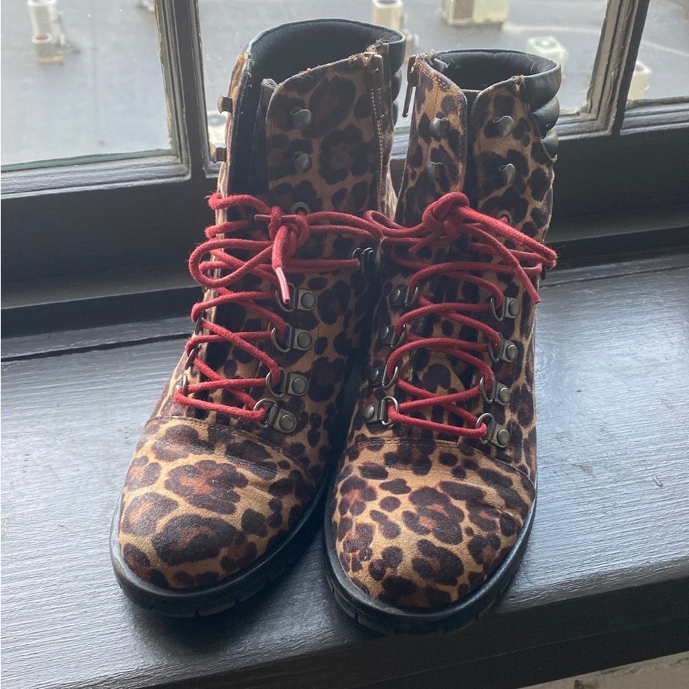 Cheetah Print Combat Boots, Women’s 7.5